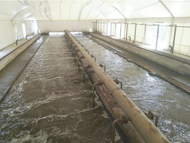 خزان معالجة مياه الصرف الصحي وتسوية الرمال
